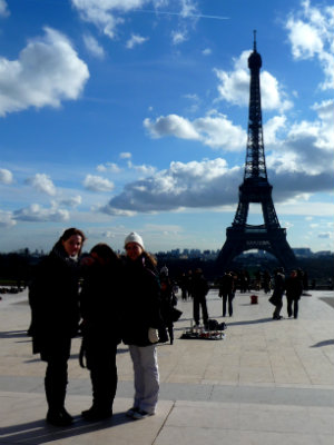 american_graduate_school_in_paris_study_abroad_eiffel_tower.jpg